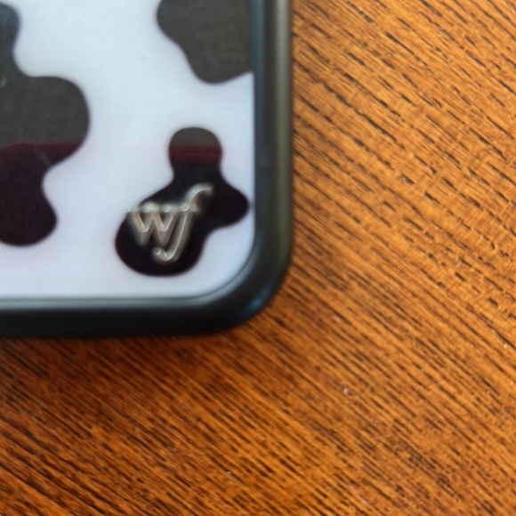Wildflower cow print case iPhone 11 - Picture 2 of 3